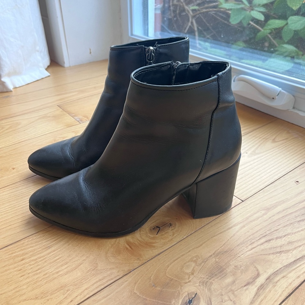 BLONDO leather waterproof & lined booties